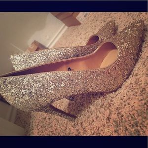 Express glitter pumps